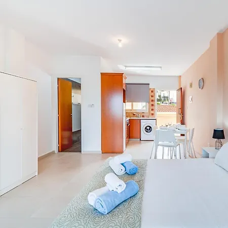 Ena Studio By Ezoria Villas Peyia